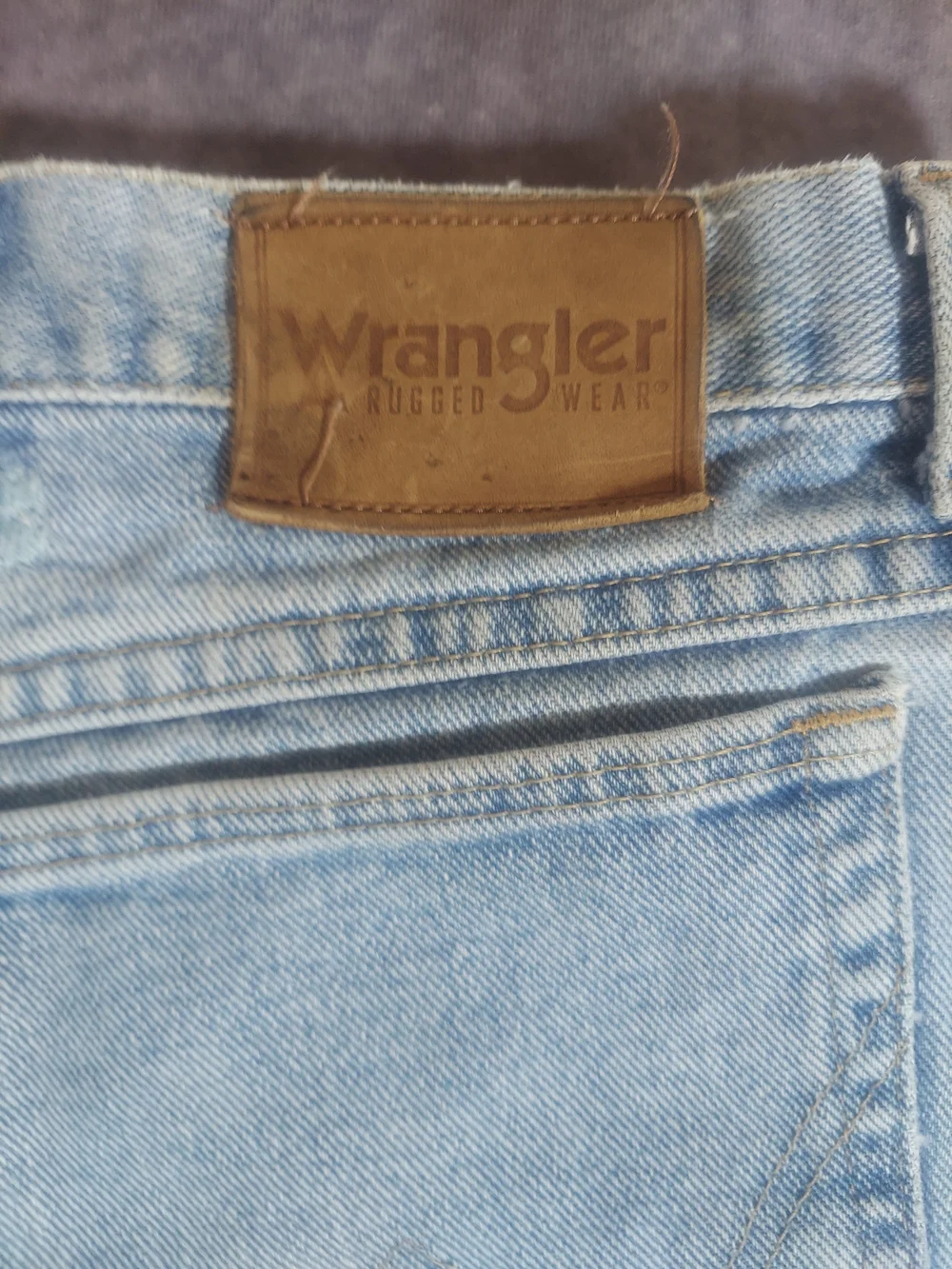 Wrangler Men's Relaxed Fit Jeans Light Wash Size 48x30 Well Broken-In